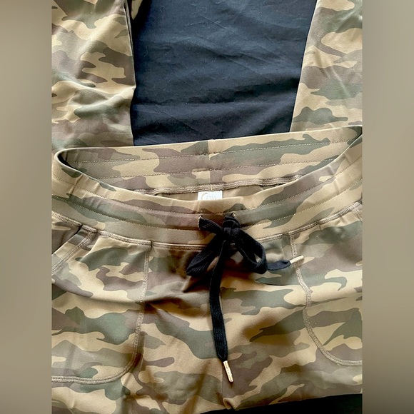 ZYIA Active Green Camo Unwind Jogger Medium Olive - Picture 5 of 6